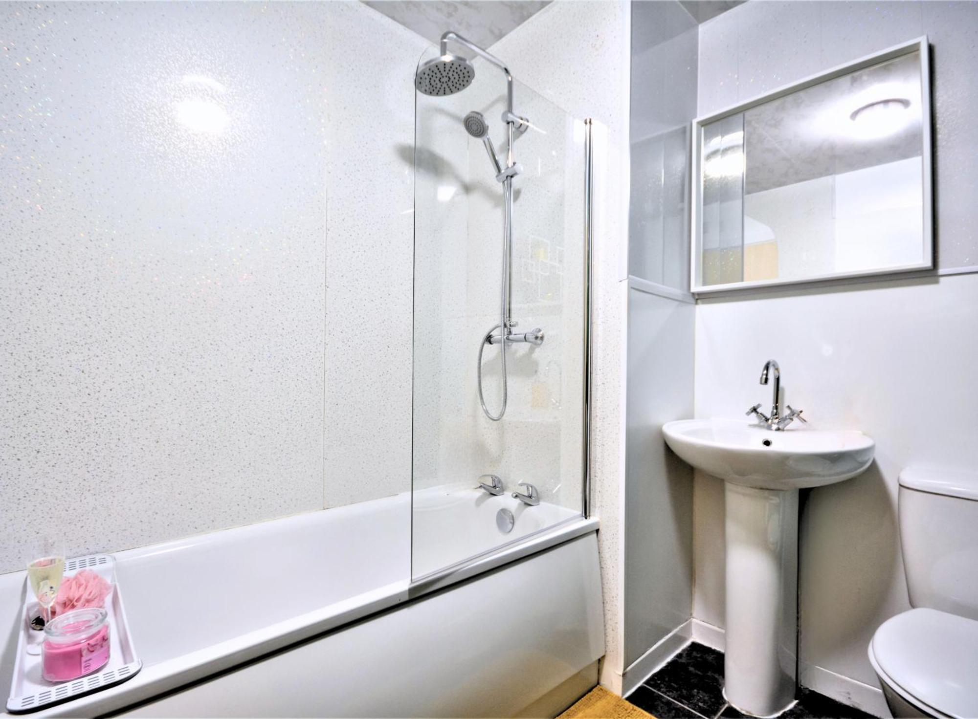 Manchester Townhouse By Bevolve - 4 Bedrooms - Free Parking Exteriör bild